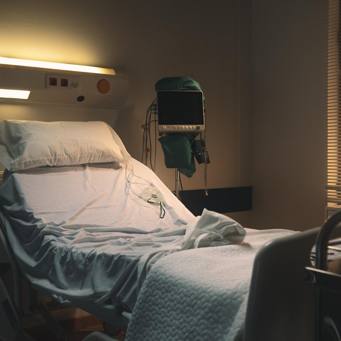 Calm empty hospital room