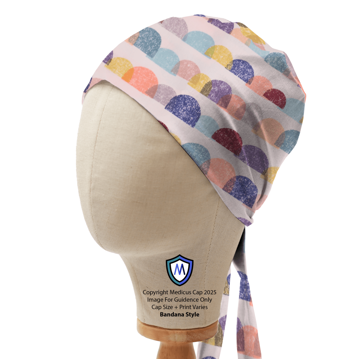 Gorro quirúrgico con diseño de nubes y estrellas abstractas