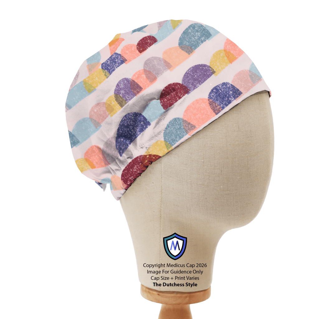 Gorro quirúrgico con diseño de nubes y estrellas abstractas