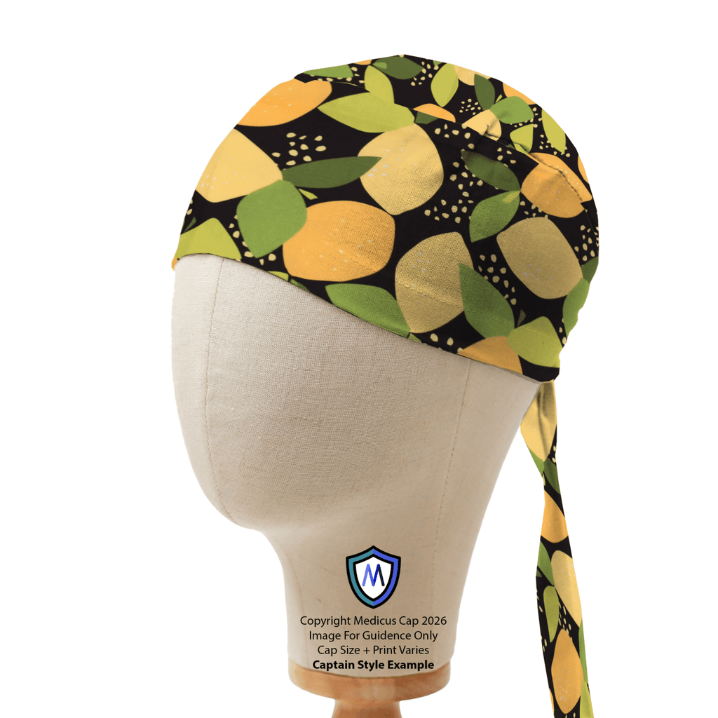 Gorro quirúrgico con diseño de nubes y estrellas abstractas