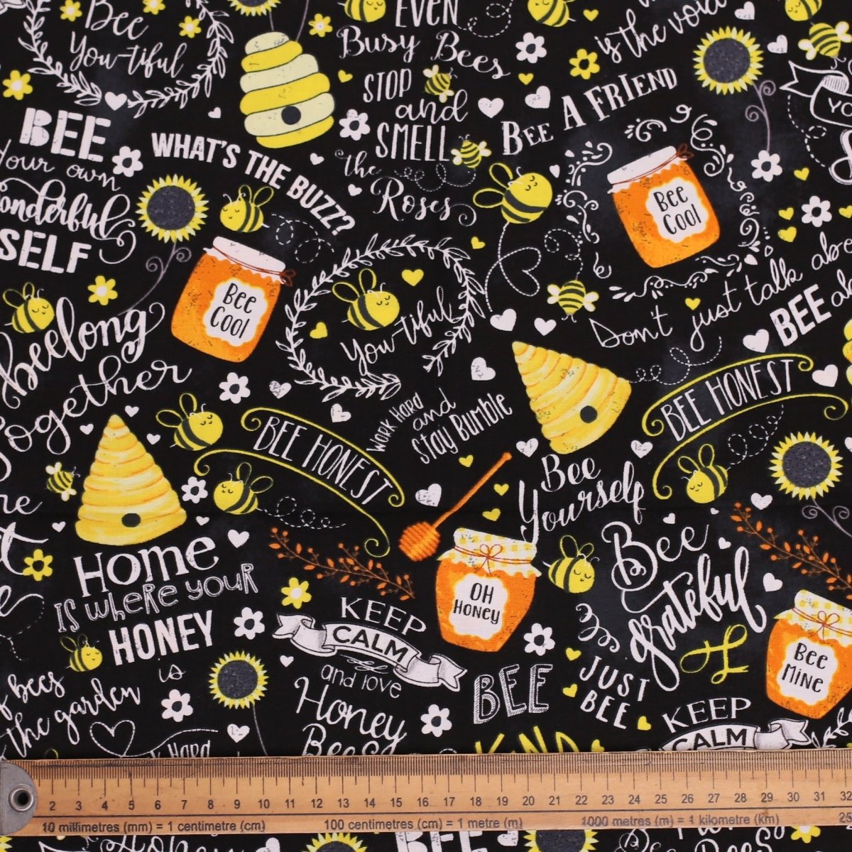 Gorro quirúrgico con tarros de miel de abejas