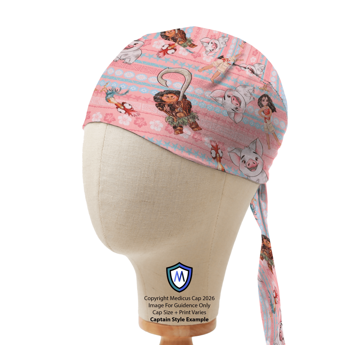 Gorro quirúrgico de princesa Disney Blancanieves sobre fondo rosa