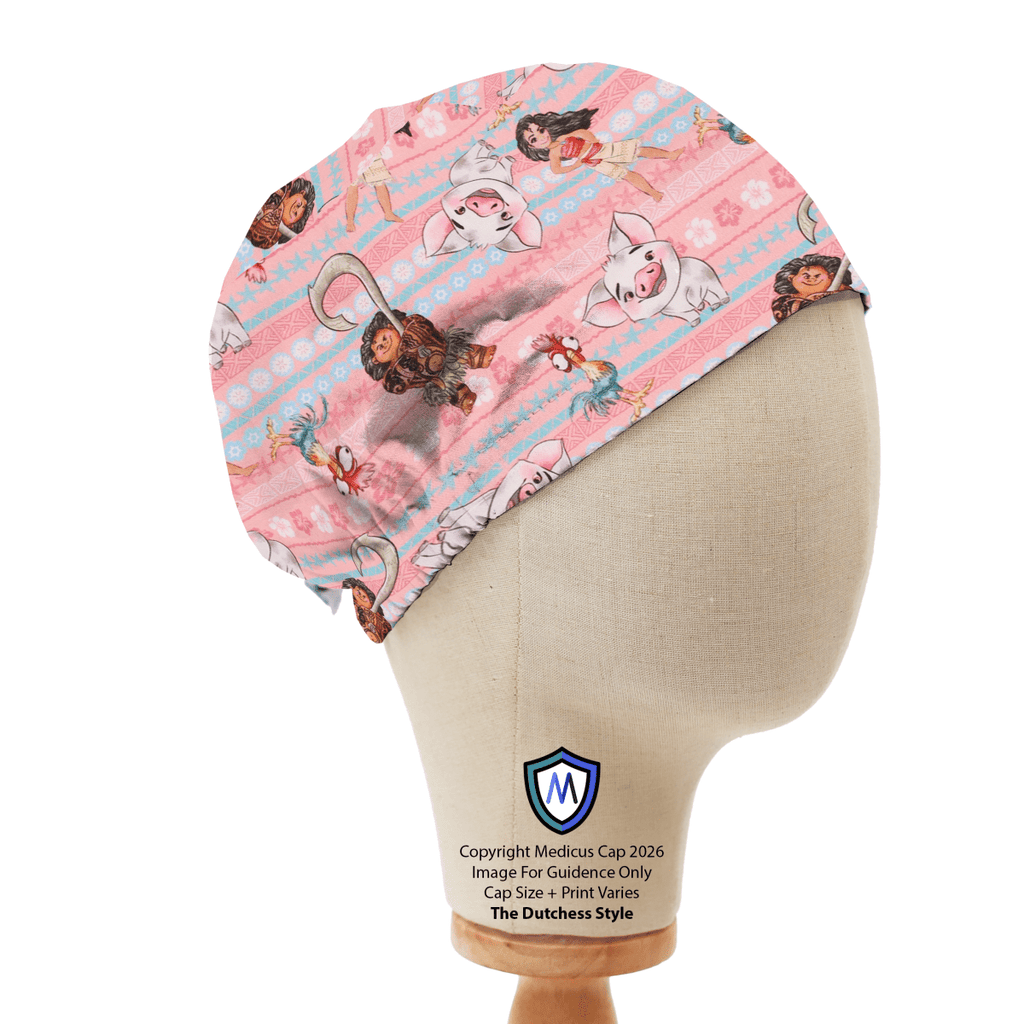 Gorro quirúrgico de princesa Disney Blancanieves sobre fondo rosa