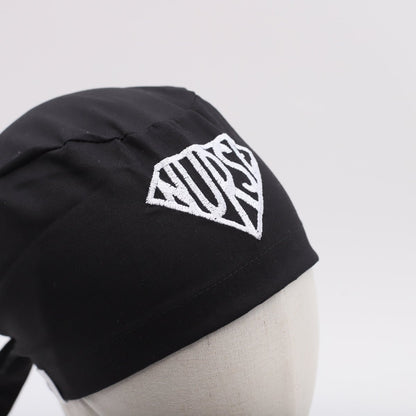 Gorro quirúrgico bordado para concienciar sobre el cáncer de mama