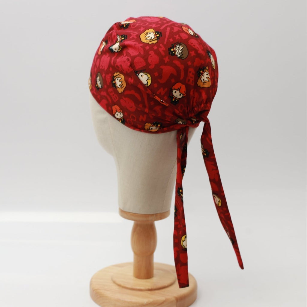 Gorro quirúrgico rojo con personajes kawaii de Harry Potter