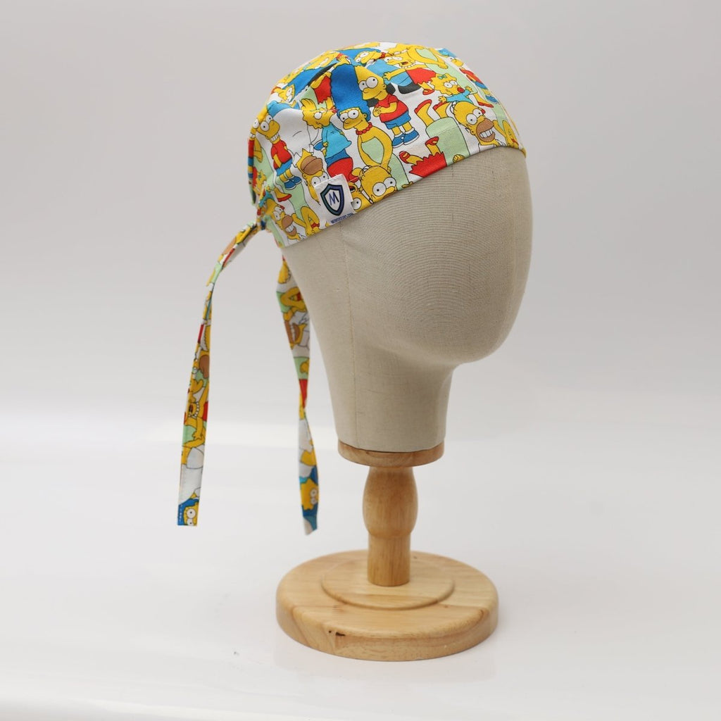 Gorro quirúrgico con multitud de la familia Simpsons de dibujos animados de televisión