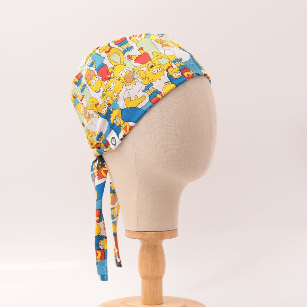Gorro quirúrgico con multitud de la familia Simpsons de dibujos animados de televisión