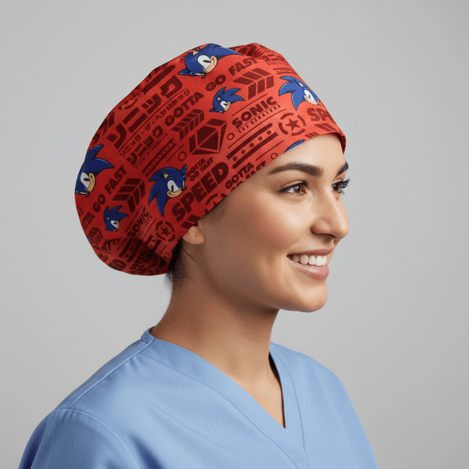 Gorro quirúrgico rojo con texto "Sonic Speed ​​On Red Gotta Go Fast"