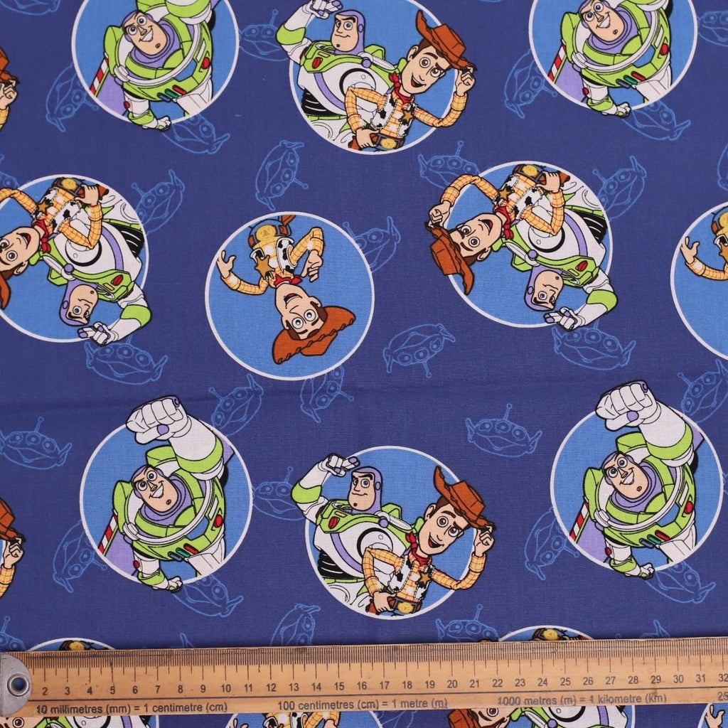 Gorro quirúrgico blanco volador de Toy Story de Disney Pixar, Buzz y Woody